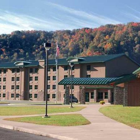 Chief Logan Lodge Hotel & Conference Exterior photo
