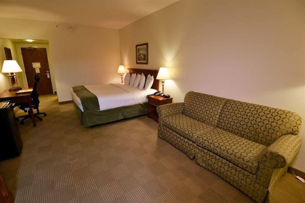 Chief Logan Lodge Hotel & Conference Exterior photo